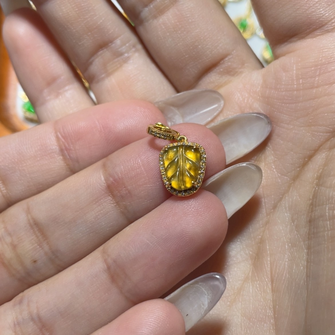 【闪购商品】颈饰18K金镶嵌翡翠