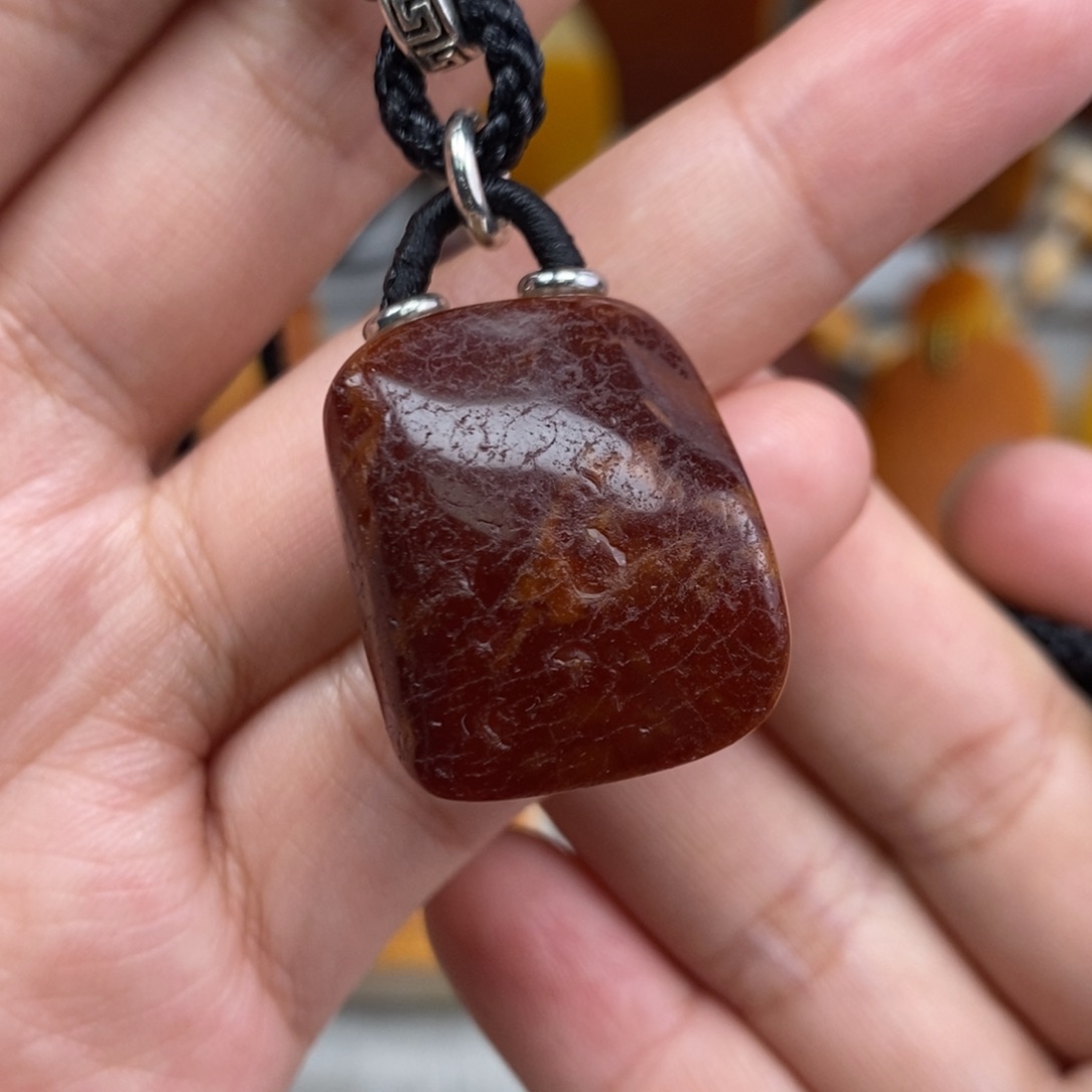 琥珀吊坠(赠链)未镶嵌