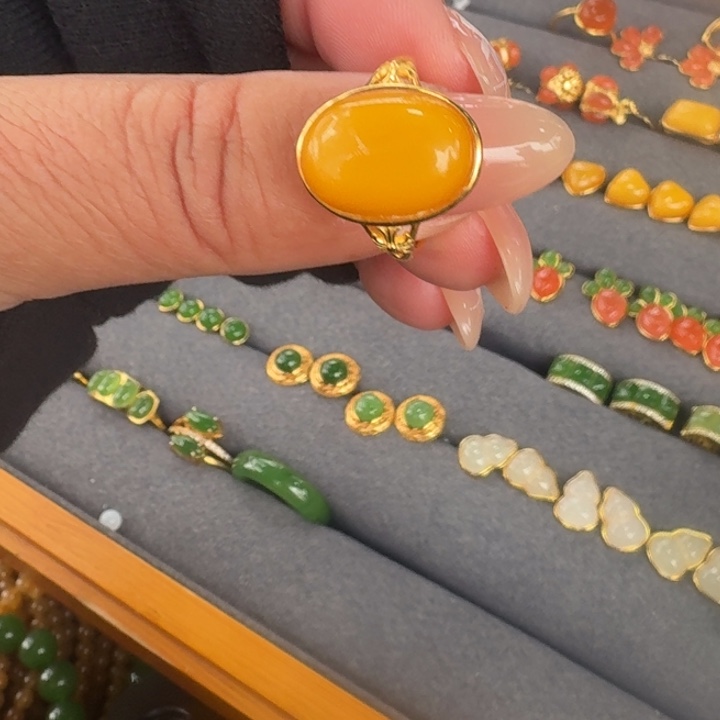 蜜蜡银S925镶嵌颈饰