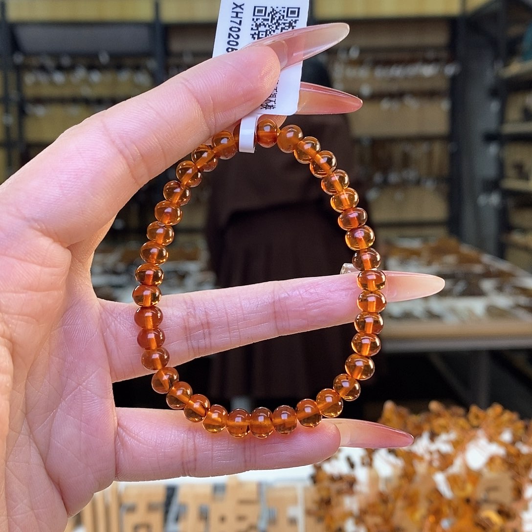 琥珀裸石未镶嵌6m血珀