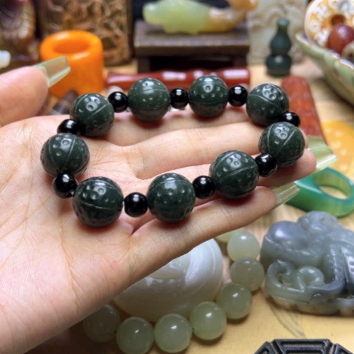 【闪购商品】蛇纹石玉未镶嵌颈饰