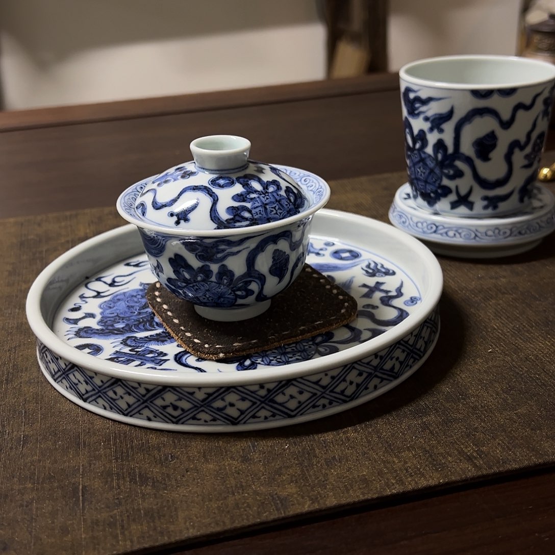 狮子绣球瑞兽图元青花套装