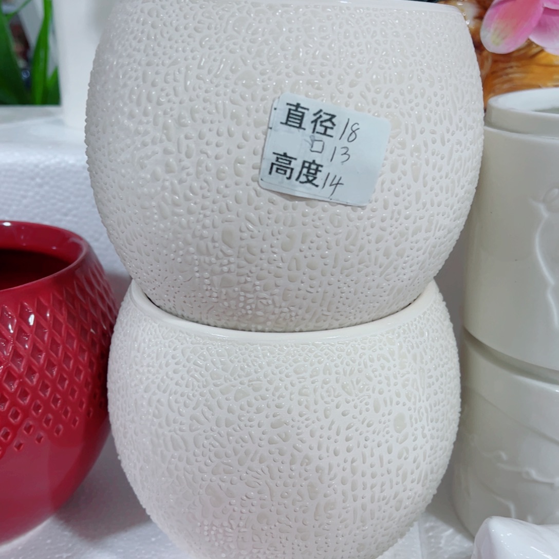 有孔，陶瓷花盆满10米包邮发货。