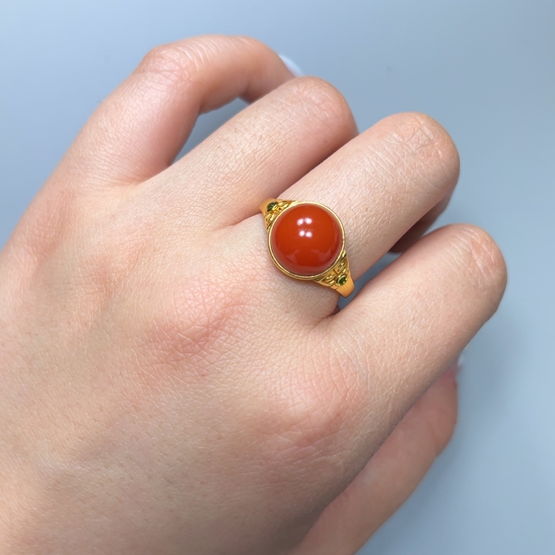 南红玛瑙柿子红戒指18K金镶嵌