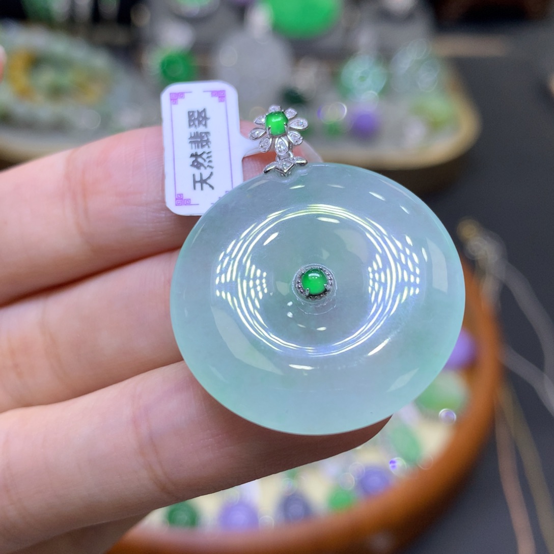 翡翠18K金镶嵌颈饰翡翠吊坠项链