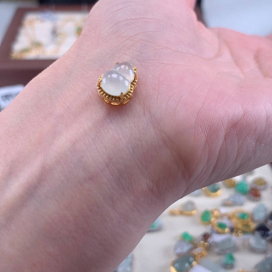 翡翠银S925镶嵌颈饰J****g葫芦