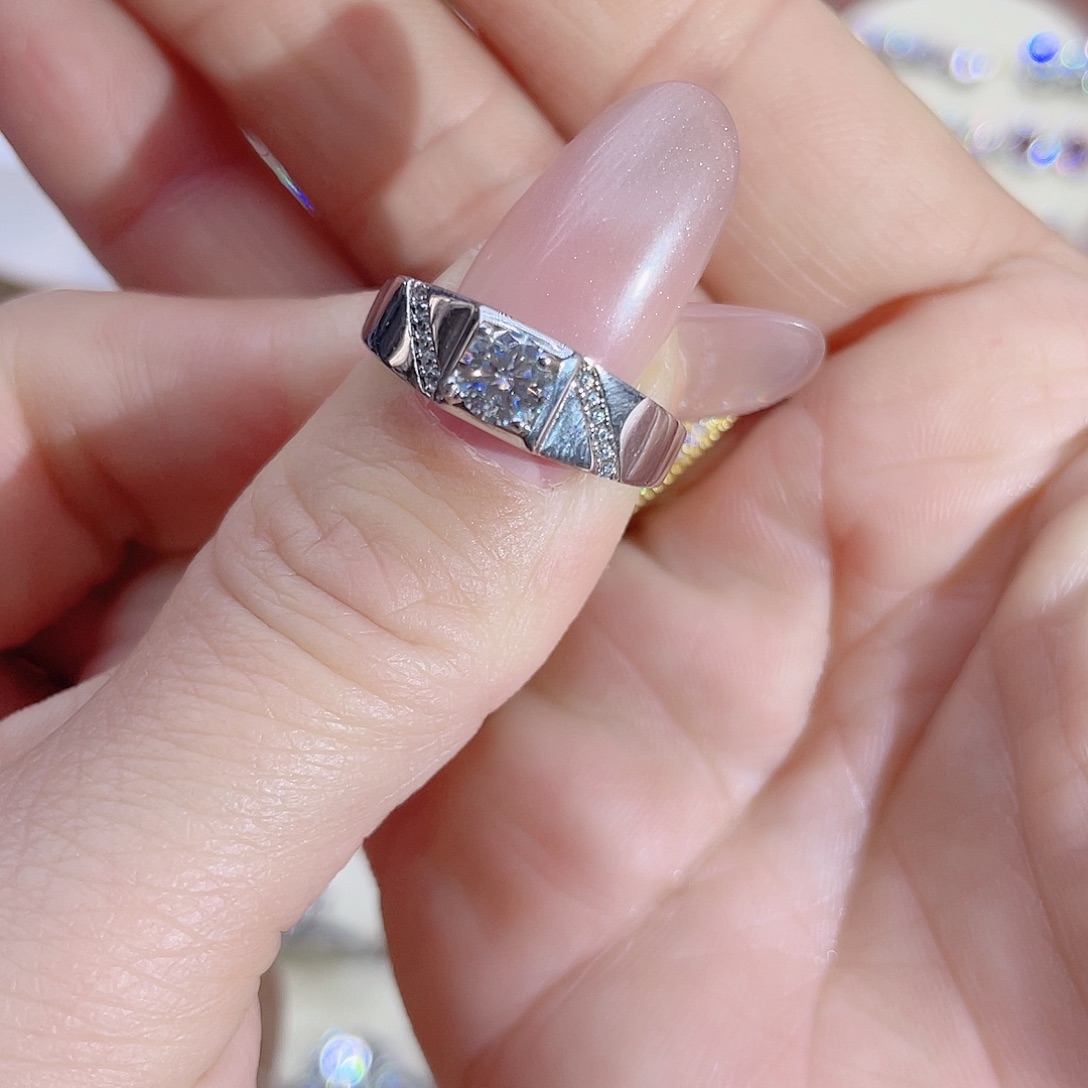 925银合成碳硅石通灵男戒