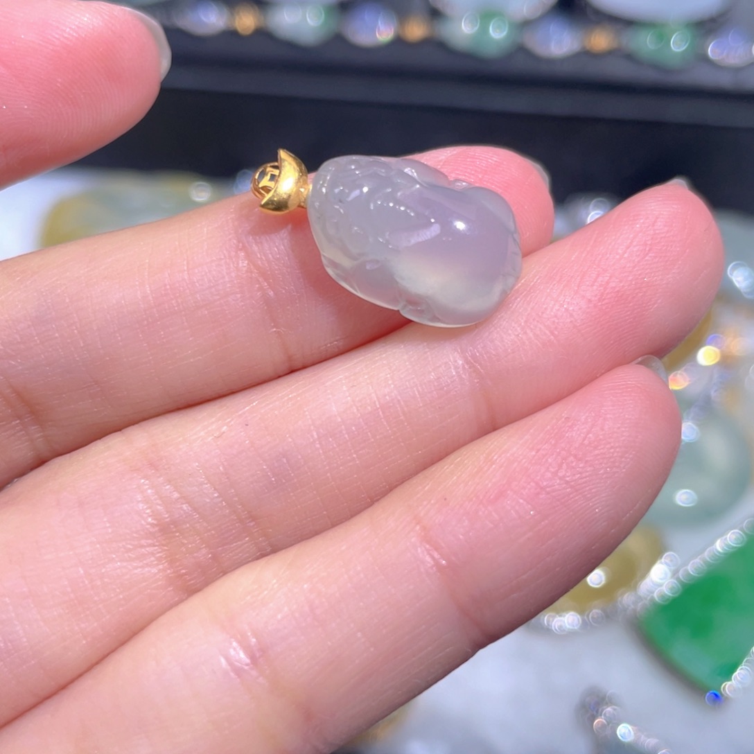 颈饰18K金镶嵌翡翠翡翠