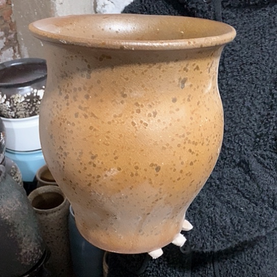 紫砂花盆口29高33，黄泼墨