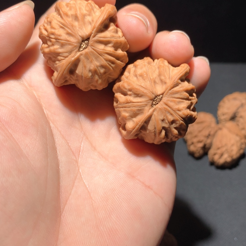 【闪购商品】把件文玩核桃凌*金牛