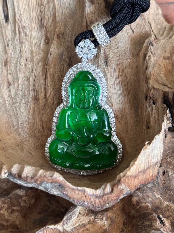 重金阳绿翡翠吊坠18k重金镶嵌