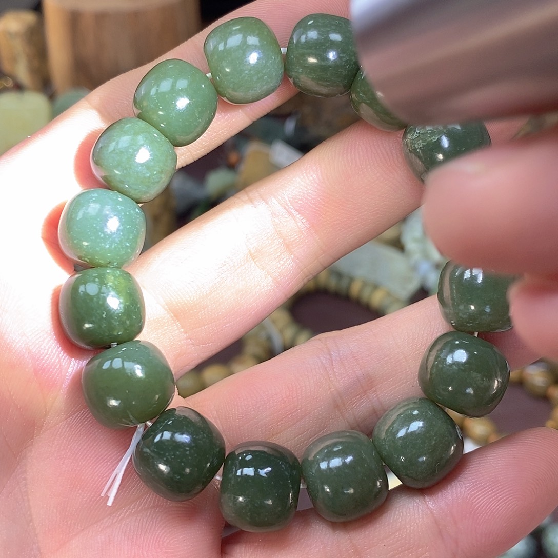 岫岩河磨玉（透闪石质玉）未镶嵌珠宝奇石