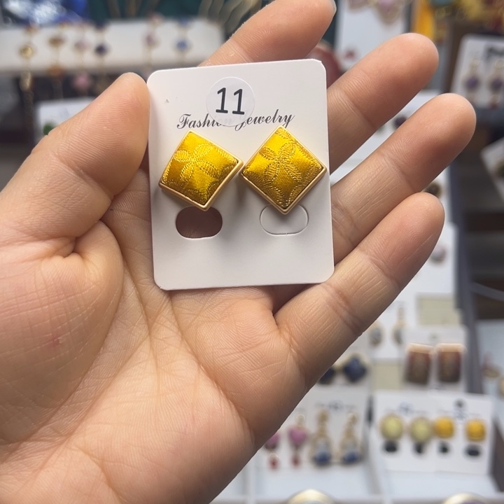 布艺合金黄色拱方