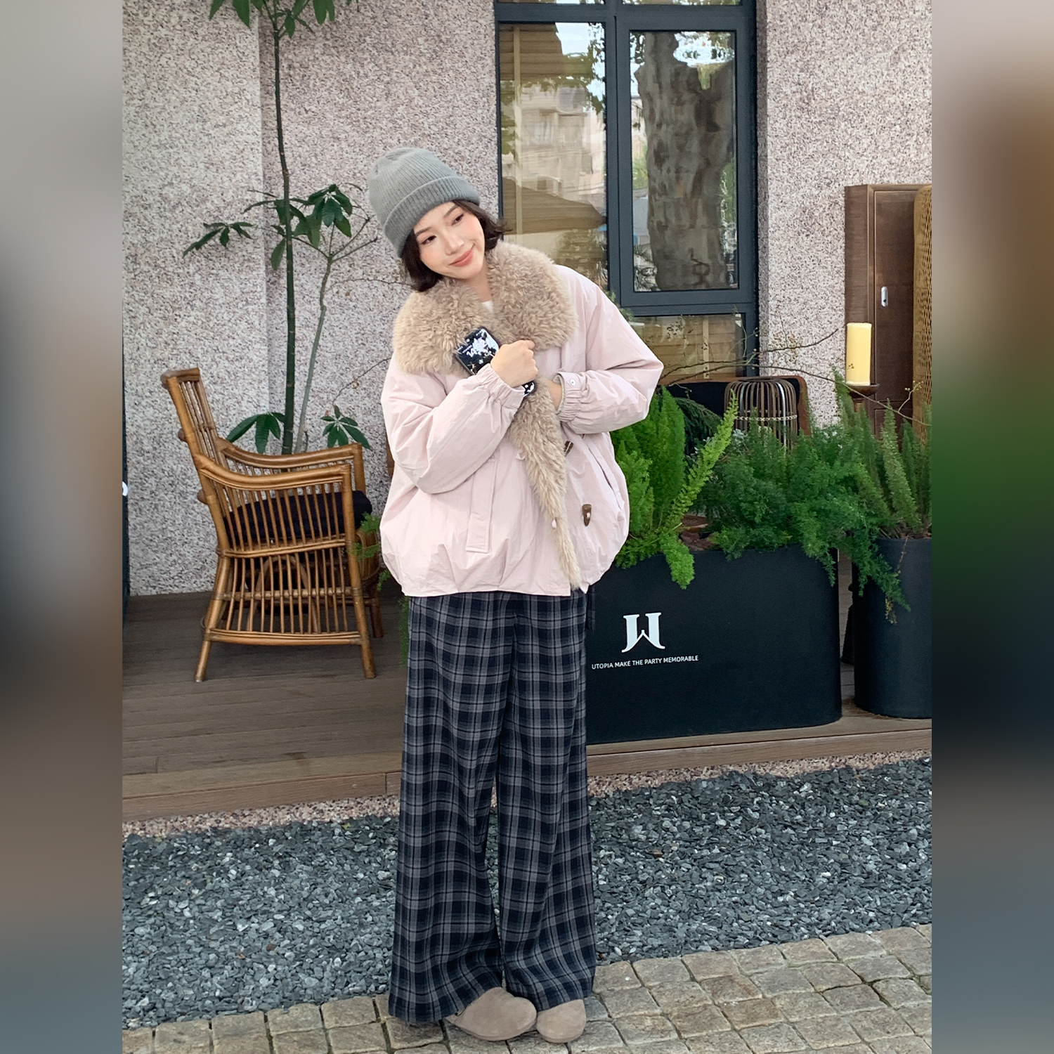 新品现货-【烟粉派克】FS512W042翻领牛角扣羽绒服-zy