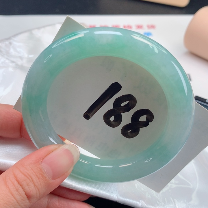 翡翠手镯未镶嵌正
