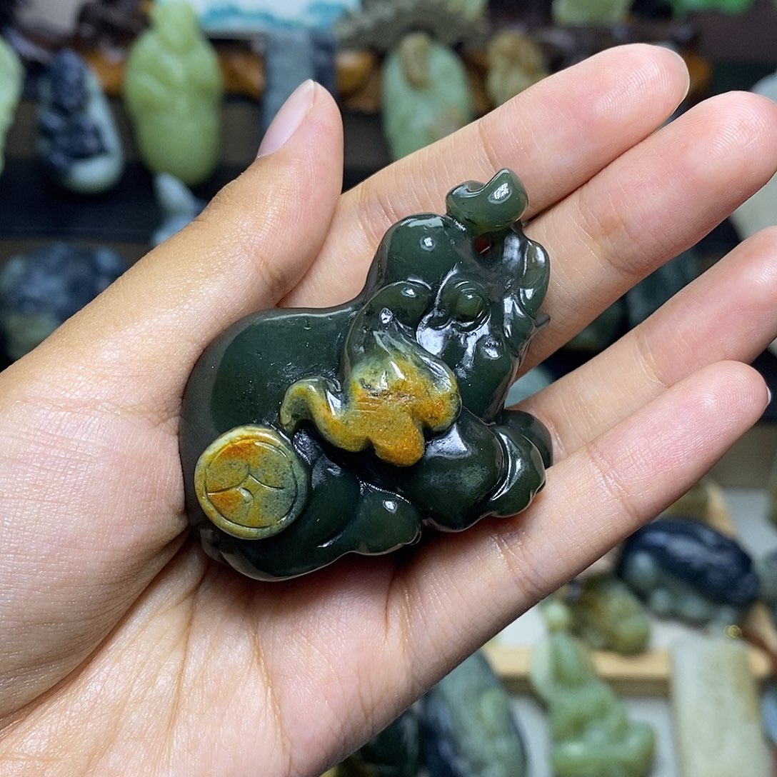 颈饰未镶嵌和田玉吉***、
