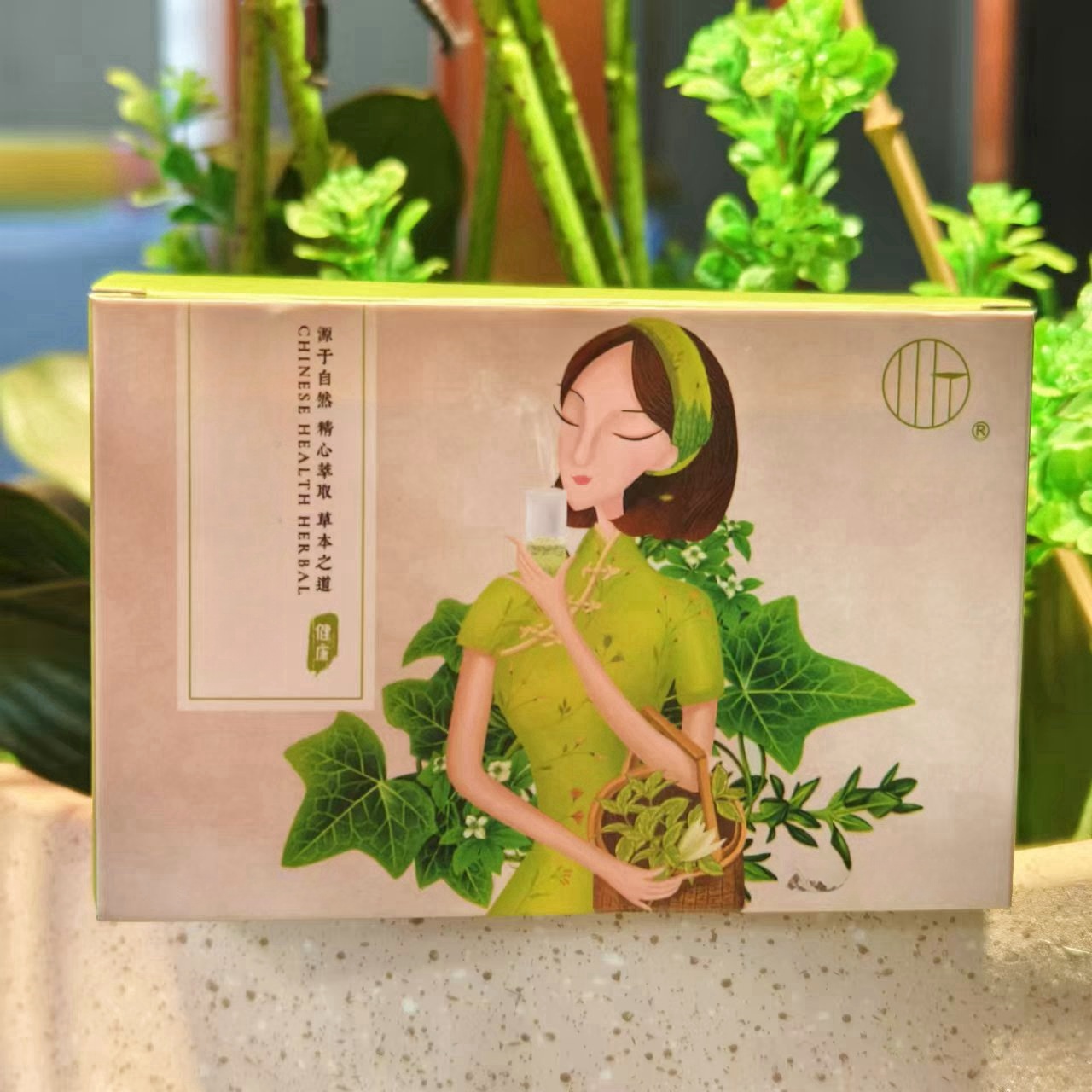 新款必囤时尚精品植物女装