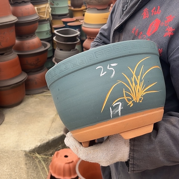 紫砂紫砂花盆和小