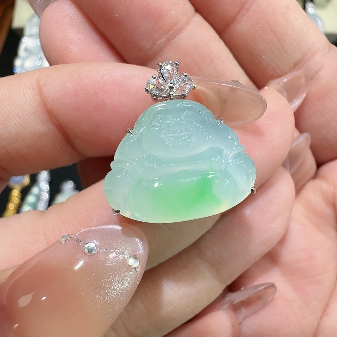 【闪购商品】颈饰18K金镶嵌翡翠