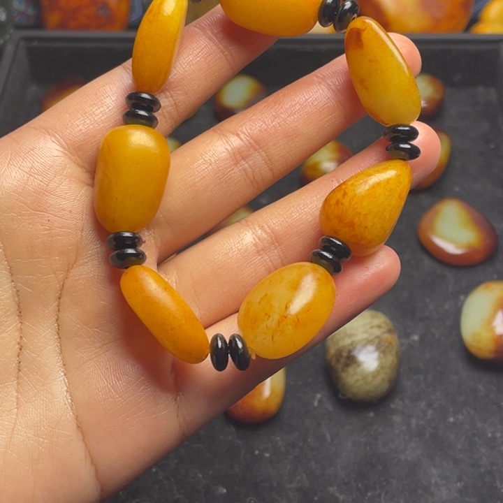 海***普和田玉未镶嵌颈饰