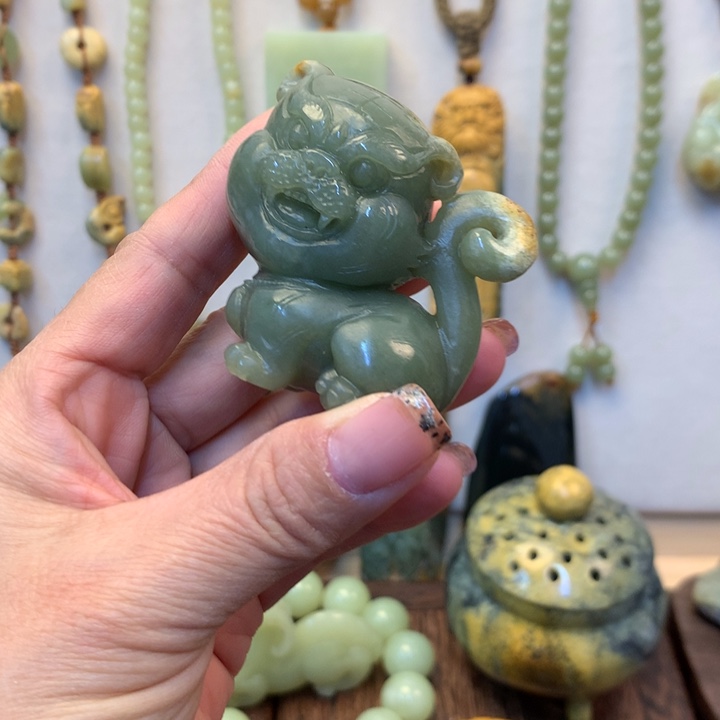 时***苒岫岩河磨玉（透闪石质玉）未镶嵌把件