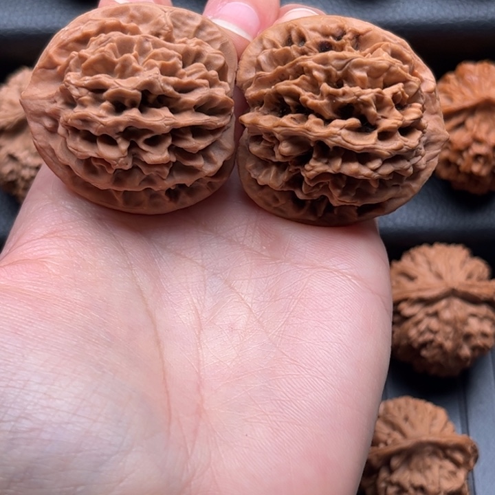 健***理文玩核桃吊坠秦闷