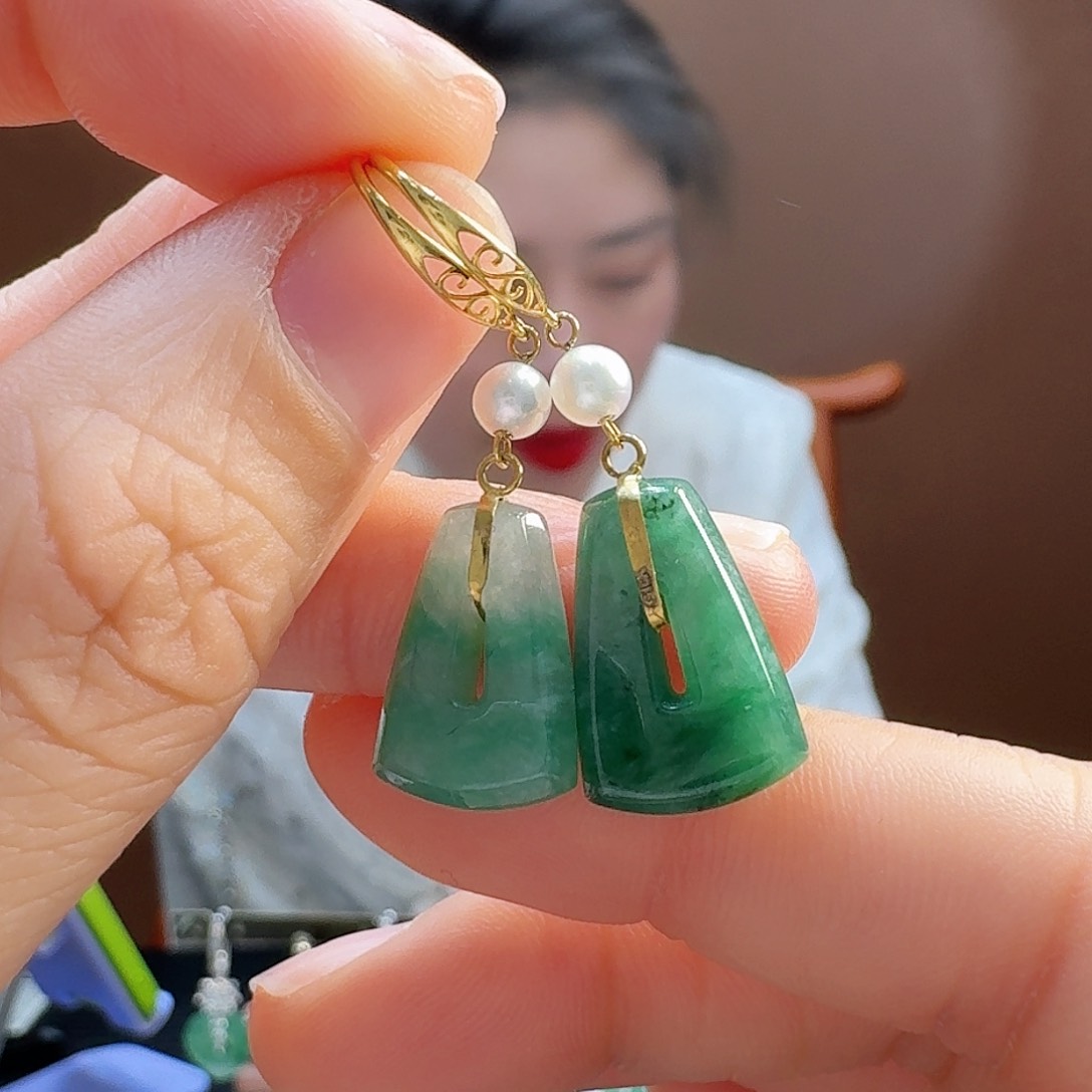 翡翠耳饰18K金镶嵌耳饰