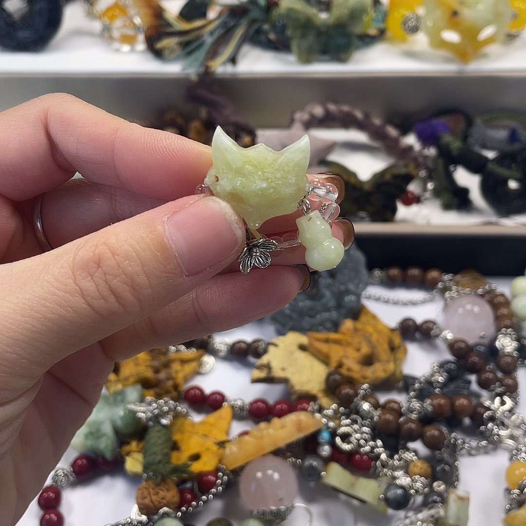 蛇纹石玉合金颈饰