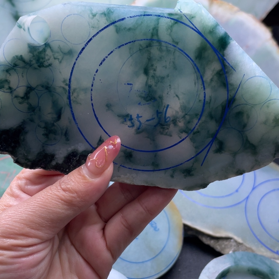 定制翡翠未镶嵌翡翠手镯