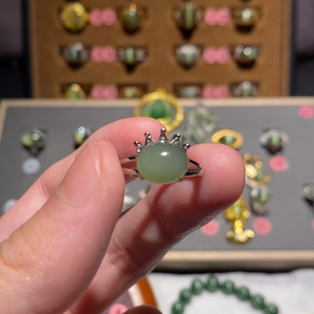 和田玉未镶嵌戒指