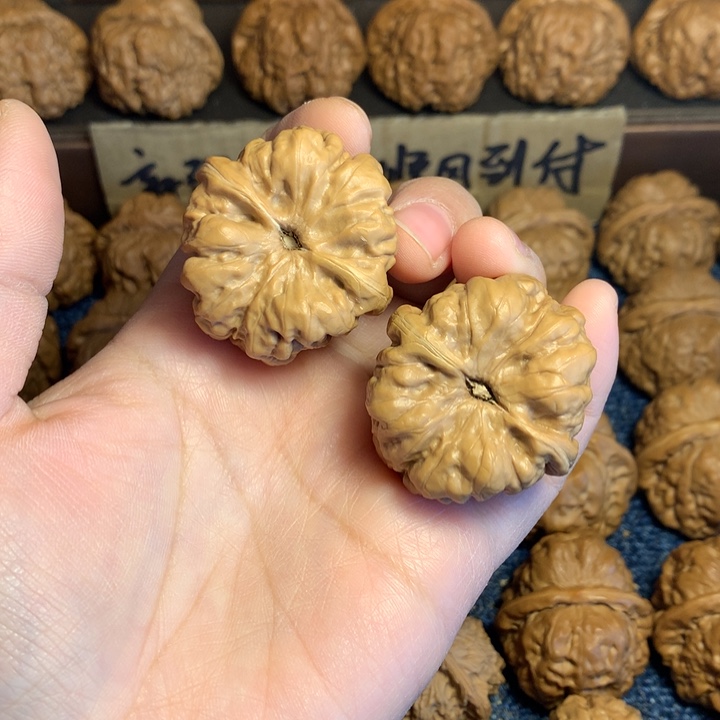 桃核吊坠长***好蛤蟆核桃
