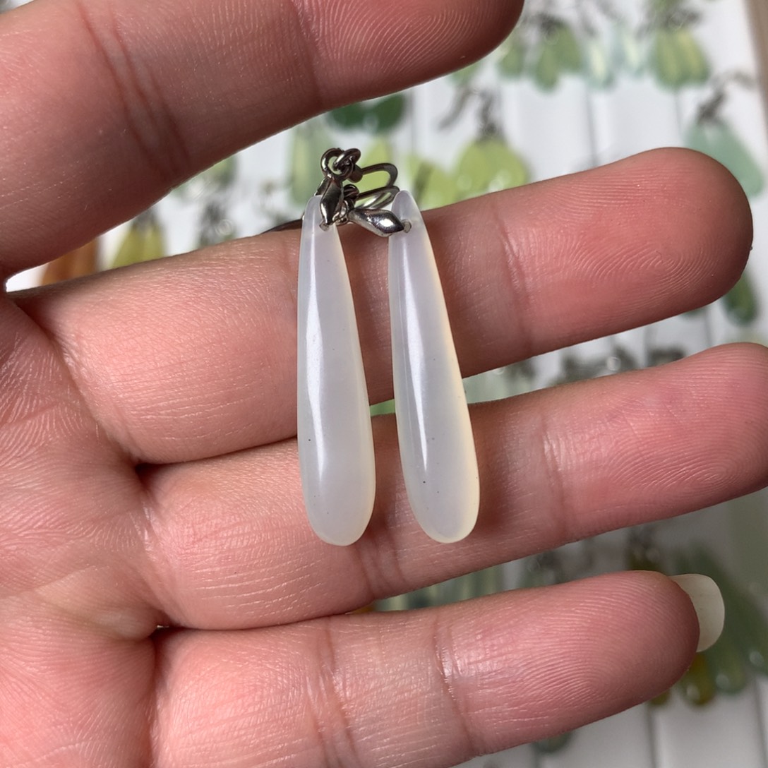 蛇纹石玉耳环未镶嵌