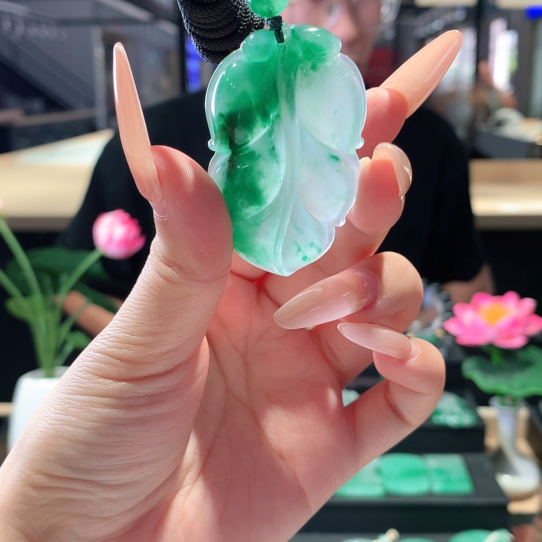 石英质玉未镶嵌吊坠