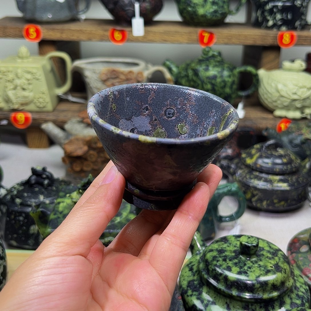 山*南石材梅花玉安山玉主人杯