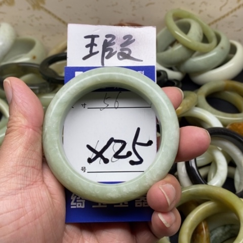 未镶嵌蛇纹石玉手镯