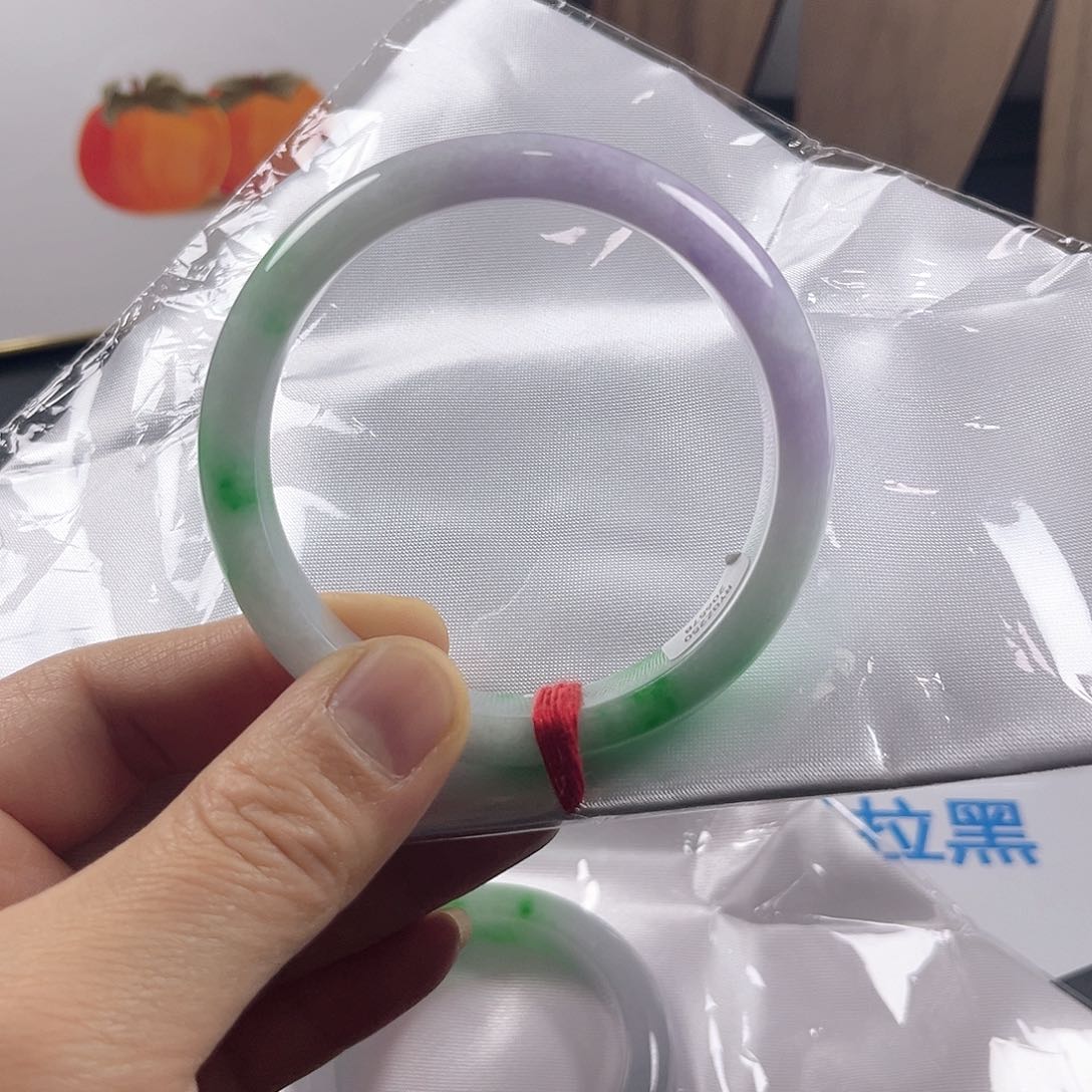 以实物为准，拍哪个发哪个