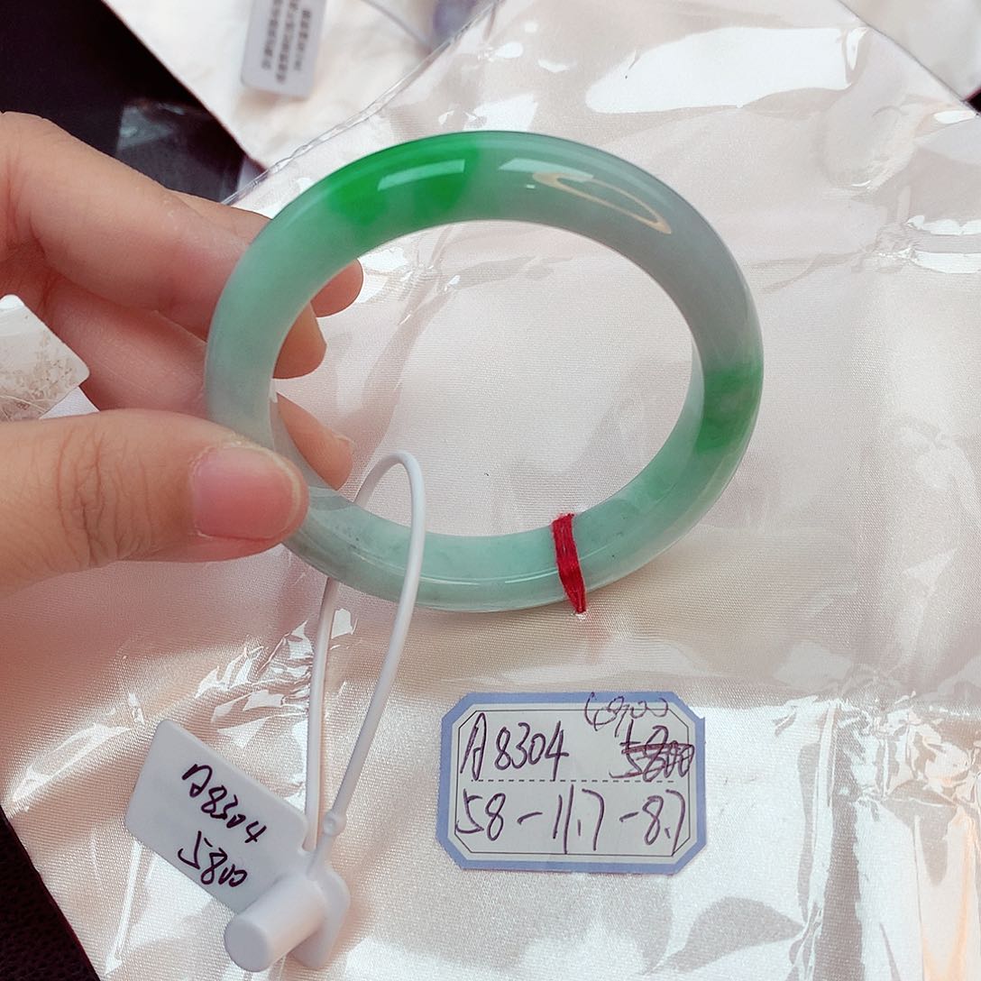翡翠手镯未镶嵌天然缅甸翡翠A货