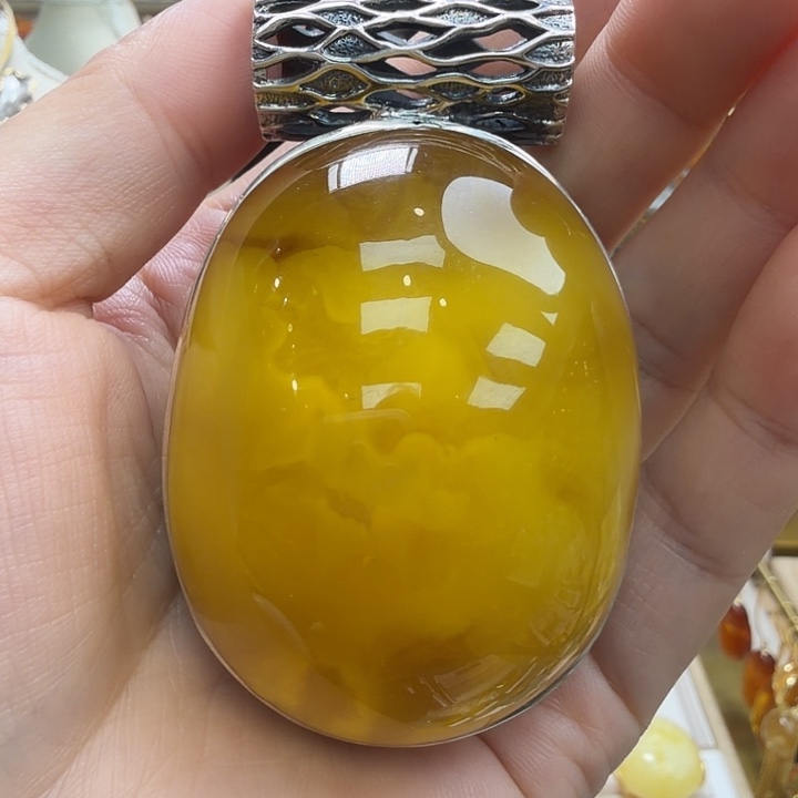 琥珀未镶嵌珠宝奇石