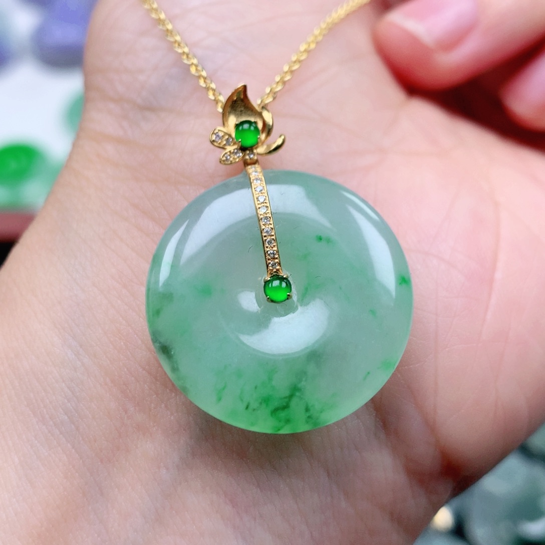 翡翠吊坠(不含链)18K金镶嵌