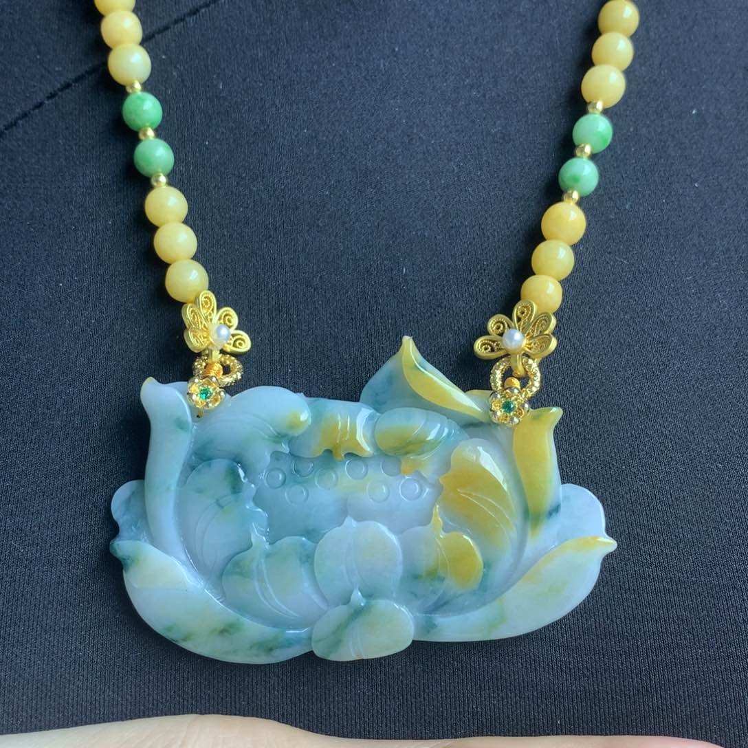 翡翠颈饰未镶嵌翡翠