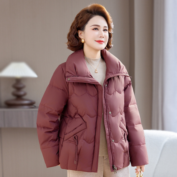   妈妈羽绒服2025新款冬季90绒中老年女装冬季小个子短款保暖外套