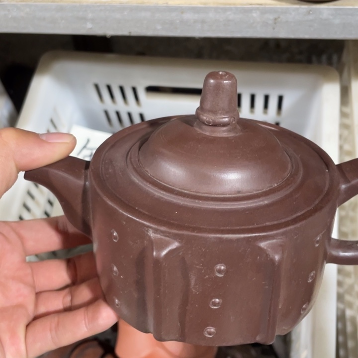 紫砂茶壶老厂紫砂壶一件。