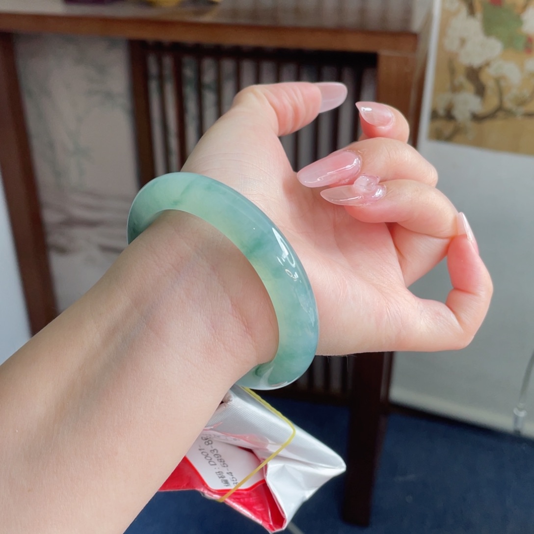 未镶嵌手镯翡翠54.1满圈飘翠 鲜艳优雅气质感 17号