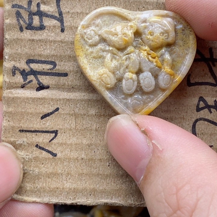 颈饰未镶嵌硅化珊瑚（珊瑚玉）用****1