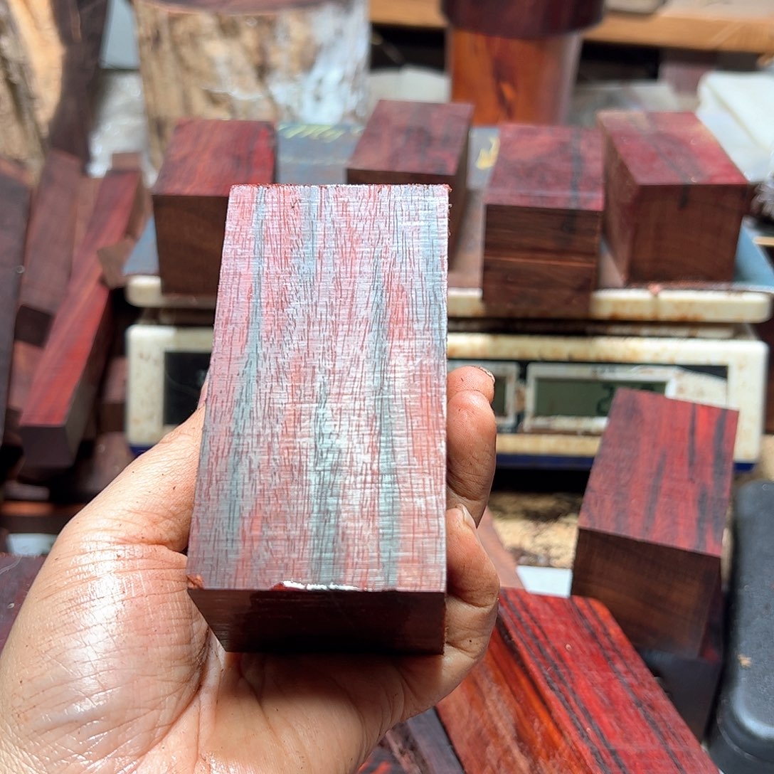 行***空檀香紫檀（小叶紫檀）