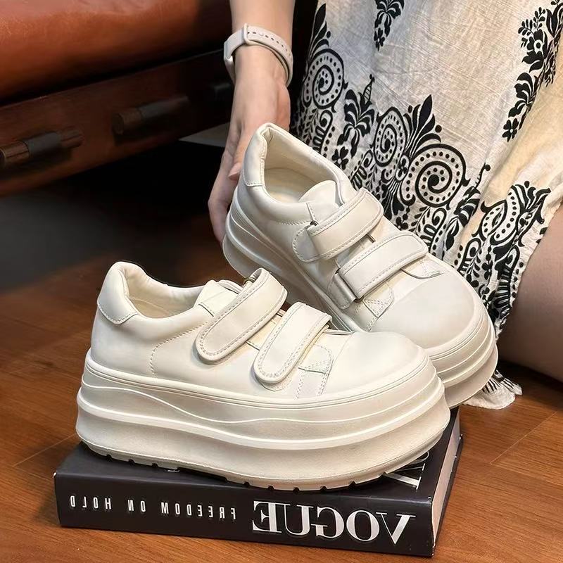 807欧货时尚厚底松糕小白鞋女百搭魔术贴大头面包鞋增高运动板鞋