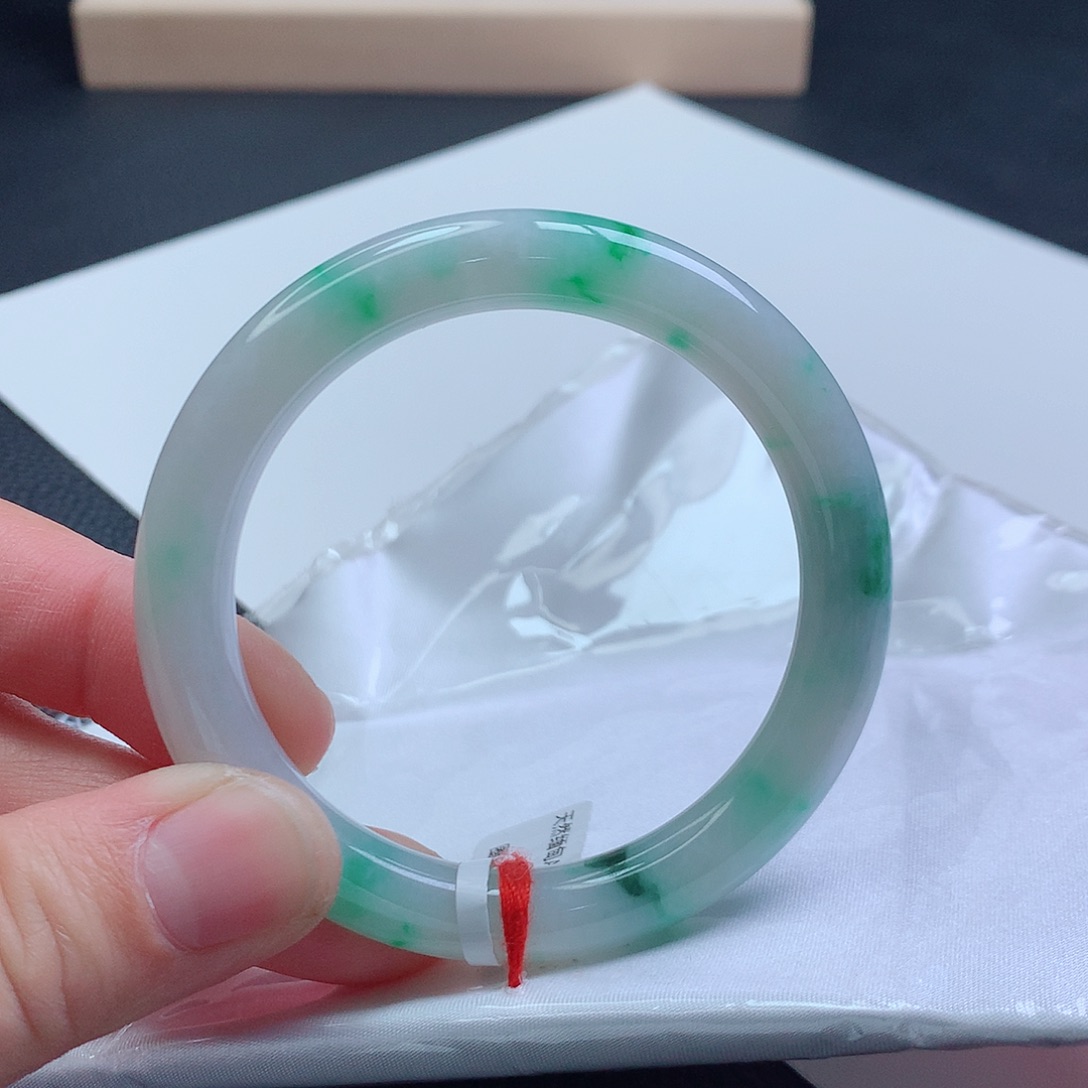 翡翠手镯未镶嵌飘阳绿手镯55圈口