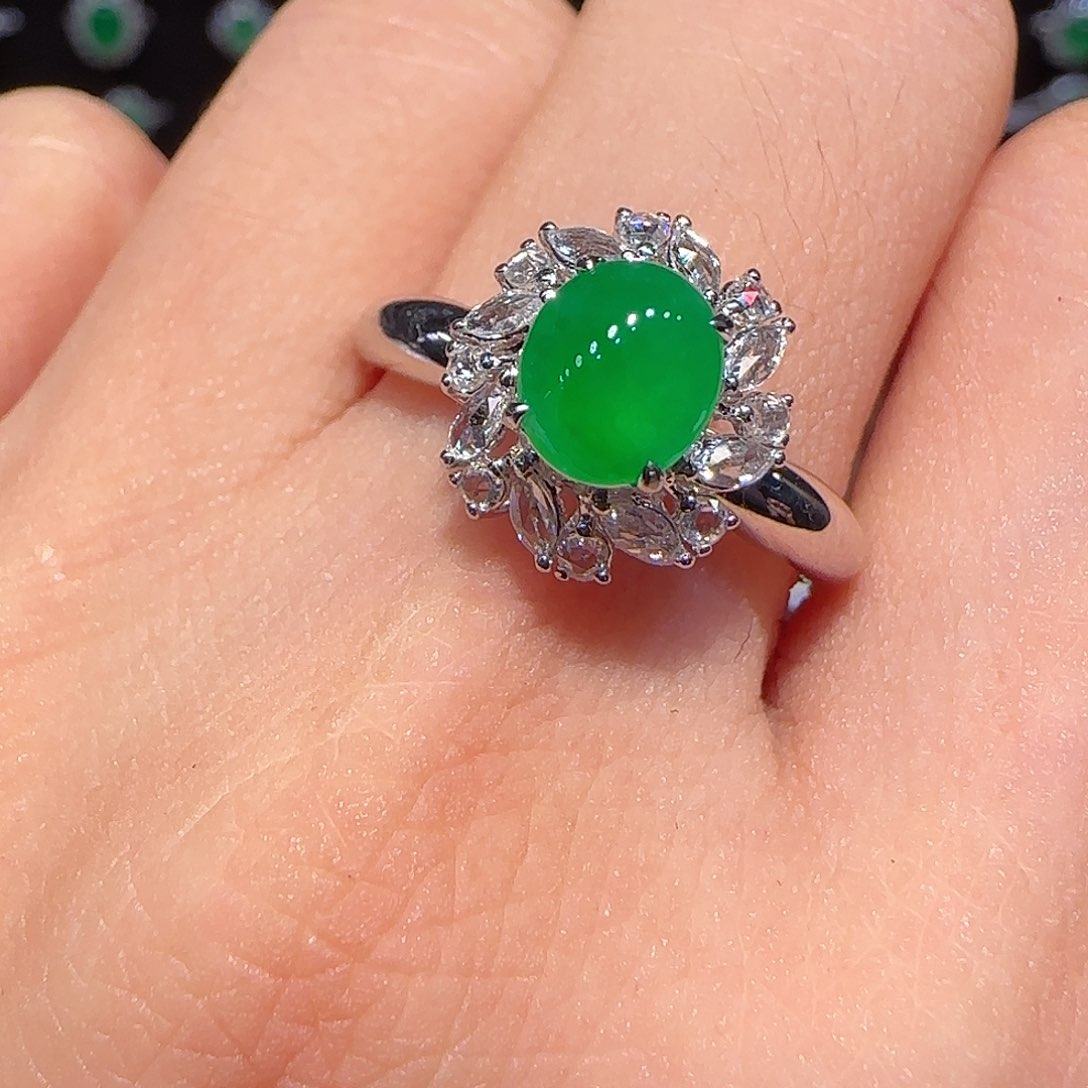 翡翠戒指18K金镶嵌戒指