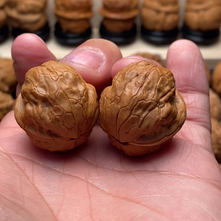 ****৲把件文玩核桃………………………………