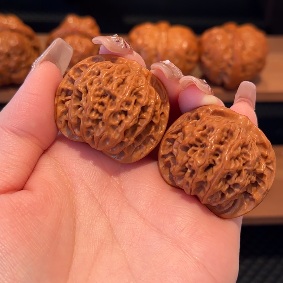 桃核吊坠盘龙纹37 精品767